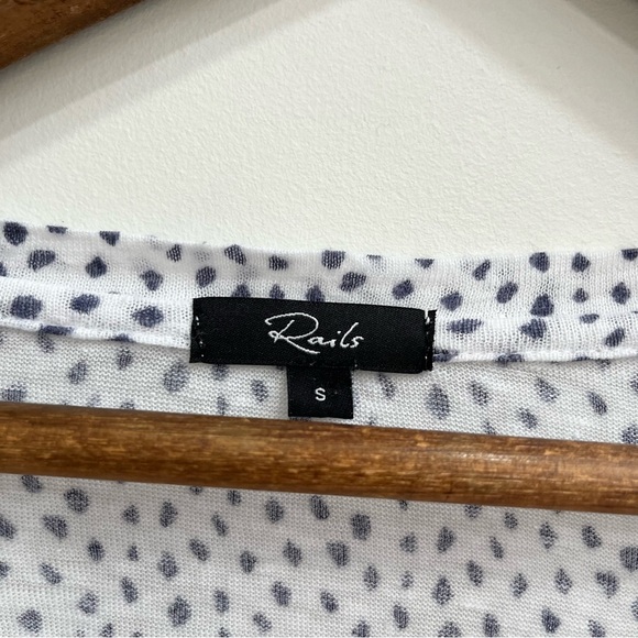 RAILS Women’s SAMI SPOTTED White Black Drop Shoulder Linen Blend V-Neck Top - Picture 6 of 9